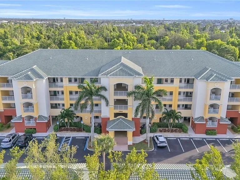 11041 Gulf Reflections Dr #305 — Photo 2