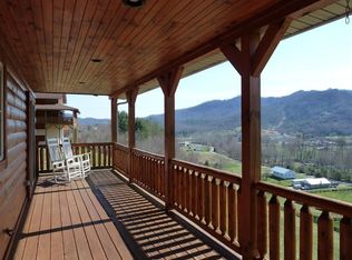 42 Midland Dr, Waynesville, NC 28785