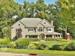 10 Ridgeview Cir, Armonk, NY 10504