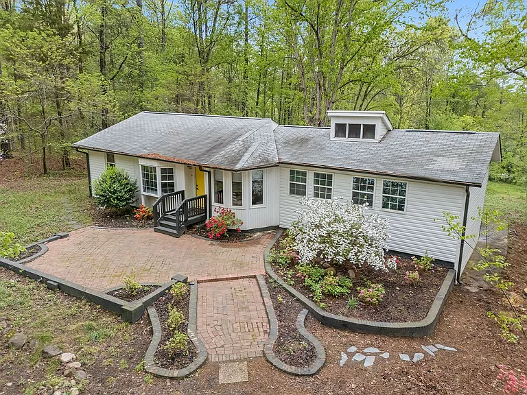 619 Hatch Rd — Photo 2