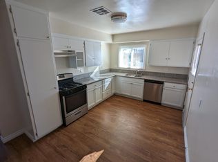 517 S Eucalyptus Ave APT 4, Inglewood, CA 90301