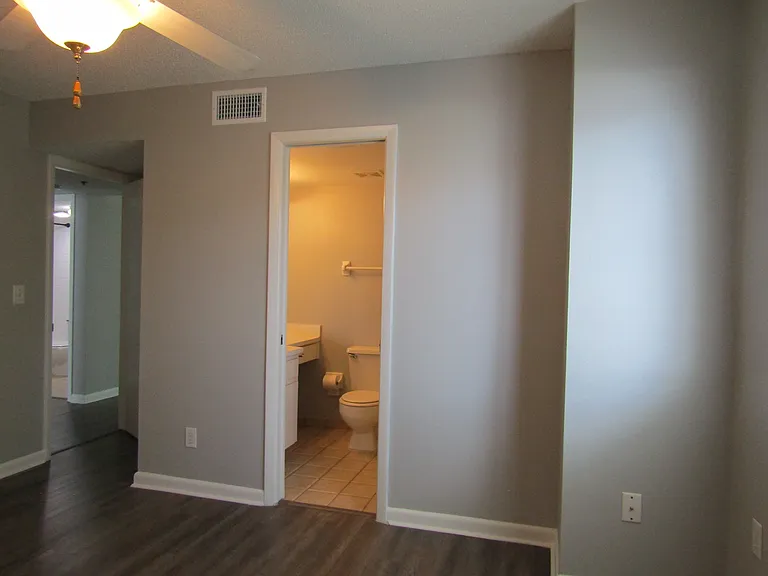 607 S Albany Ave #12 — Photo 10
