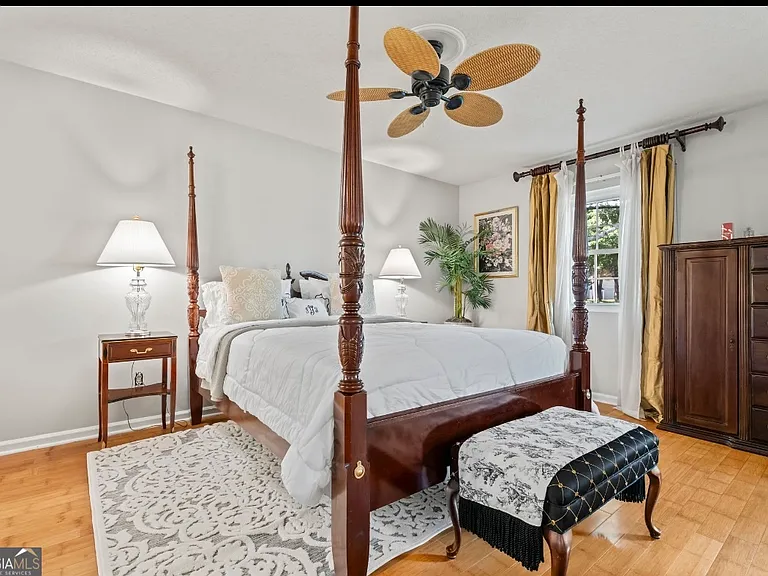 81 Hampshire Ct — Photo 12