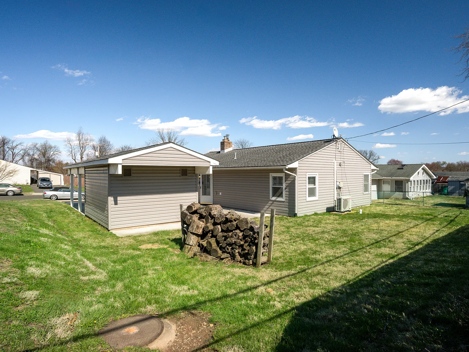 3 bed, 1200 sqft, $2,800 — Photo 4