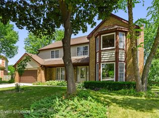 2251 N Coldspring Rd, Arlington Heights, IL 60004