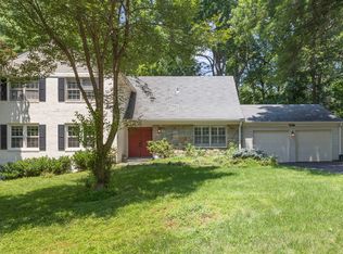 9026 Edgepark Rd, Vienna, VA 22182