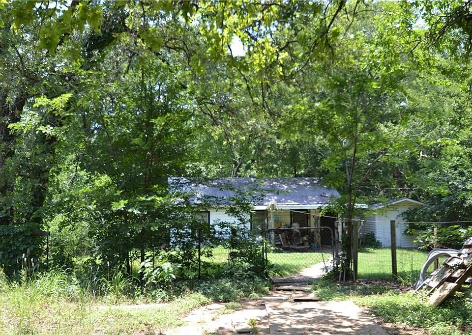 2nd image of 1021 Riverwood Rd