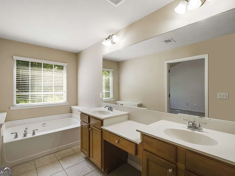 1798 Oakbrook Ln NW #8 — Photo 21