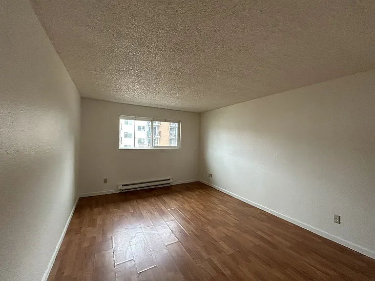 15280 Macadam Rd S #E303 — Photo 8