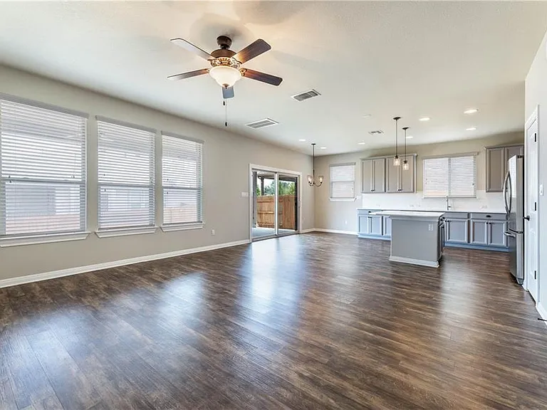 5413 Traviston Dr — Photo 3