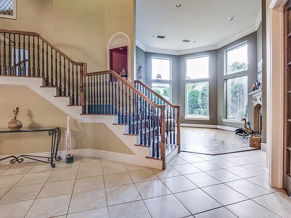 3rd image of 5029 Silver Lake Dr