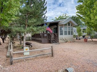 2237 Old Crooks Trl, Overgaard, AZ 85933