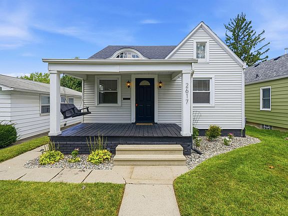 2nd image of 2617 Lynn Ave