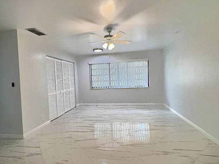 2652 Riverside Dr — Photo 9