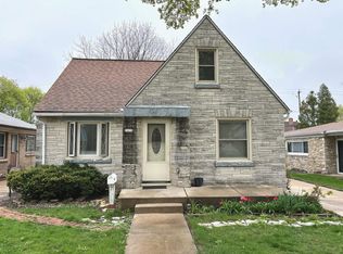 2410 S 82nd St, West Allis, WI 53219