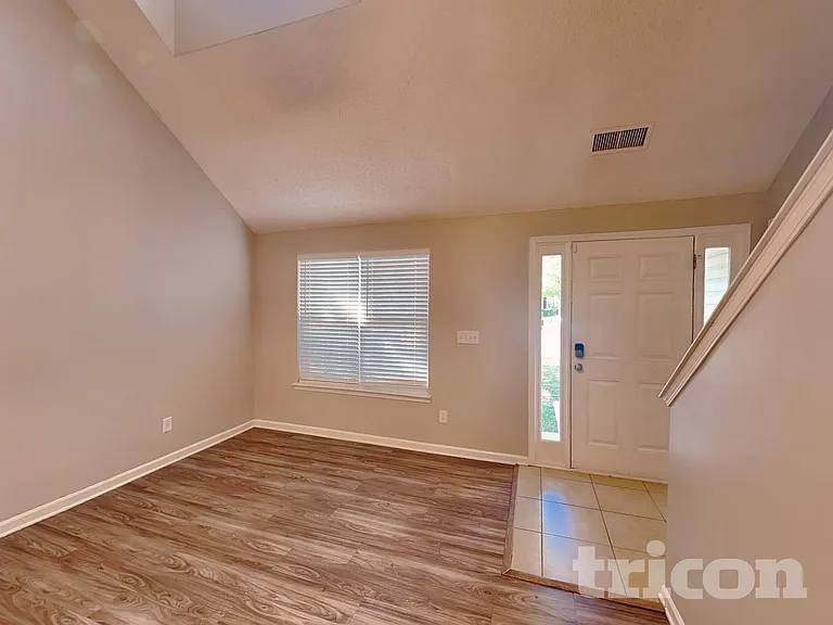 11011 Pointer Ridge Dr — Photo 3