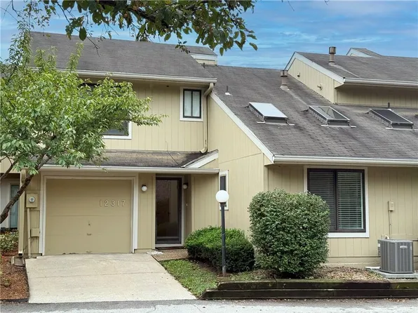 12317 Charlotte St, Kansas City, MO 64146