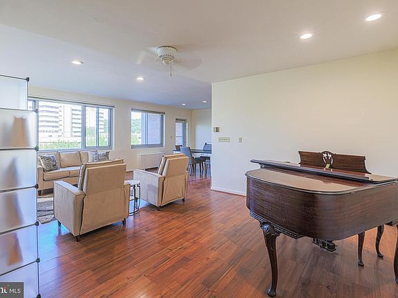4th image of 11 Slade Ave APT 203
