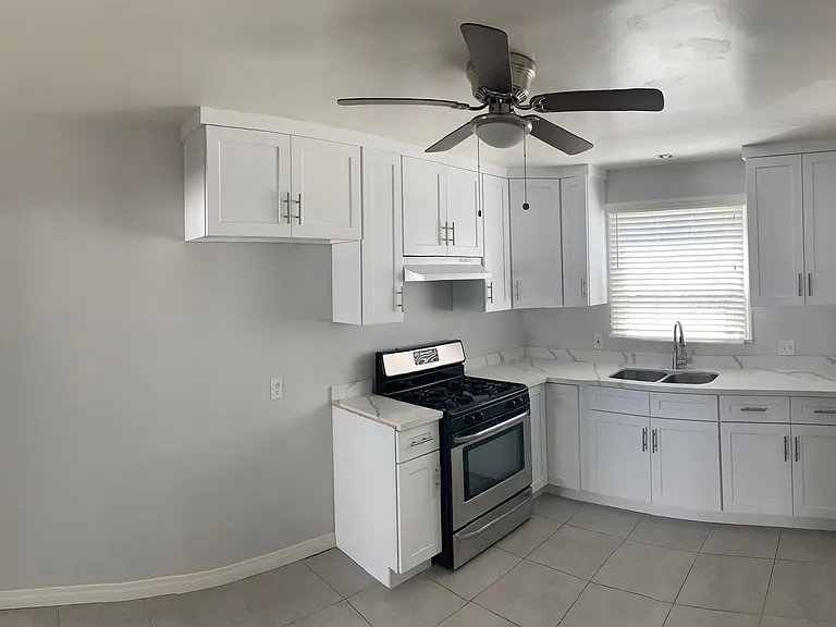 612 E Queen St — Photo 6