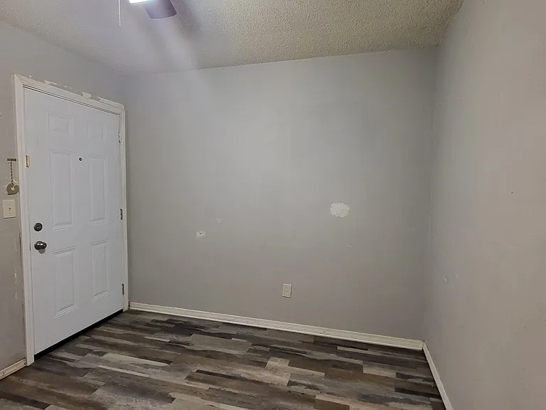 202 N Mississippi St #B — Photo 2