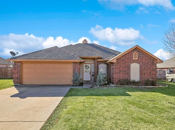 207 White Wing Dr, Krum, TX 76249