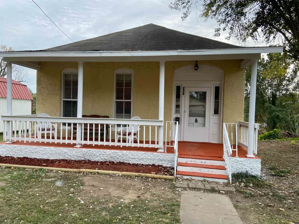 107 Buchanan St, Hickman, KY 42050