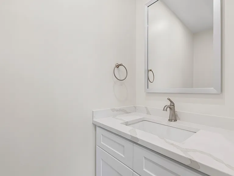 10 Henry St — Photo 10