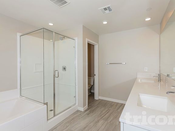 5th image of 31573 Dwight Dr