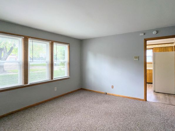 607 Walnut St | 607 Walnut St, Lemont, IL