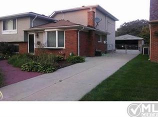 29664 Fairfield Dr, Warren, MI 48088