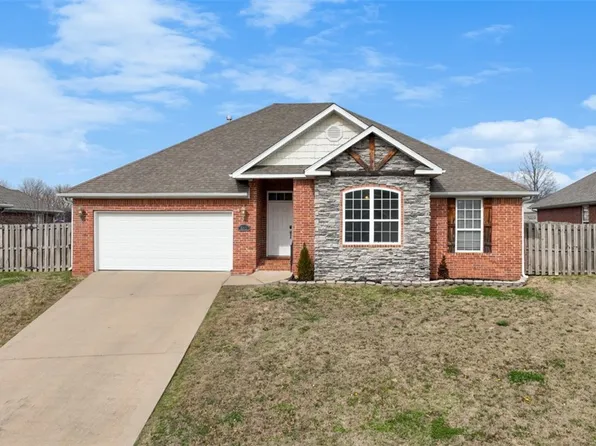 5012 W New Bridge Rd, Fayetteville, AR 72704