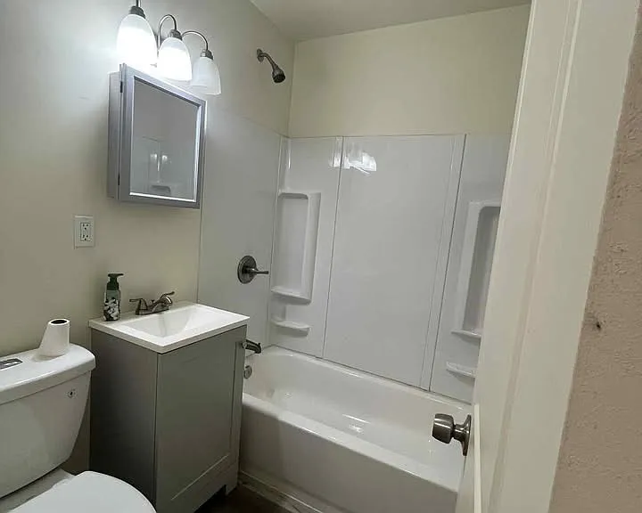 2404 SW Eveningside Dr — Photo 7