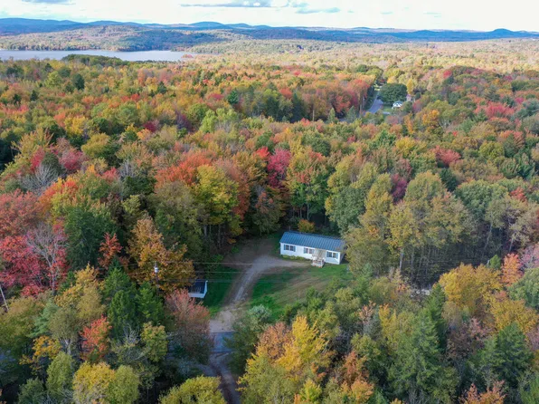 8 Loop Road S, Searsport, ME 04974