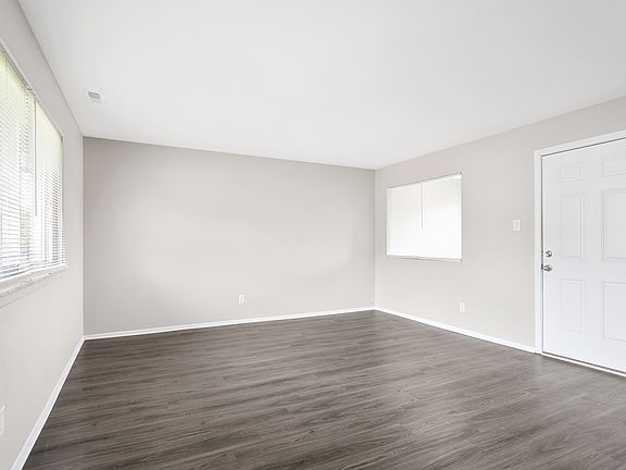 5th image of 1738 McLain Ave #2