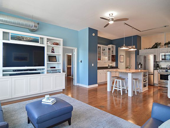 Kitchen / Living Room