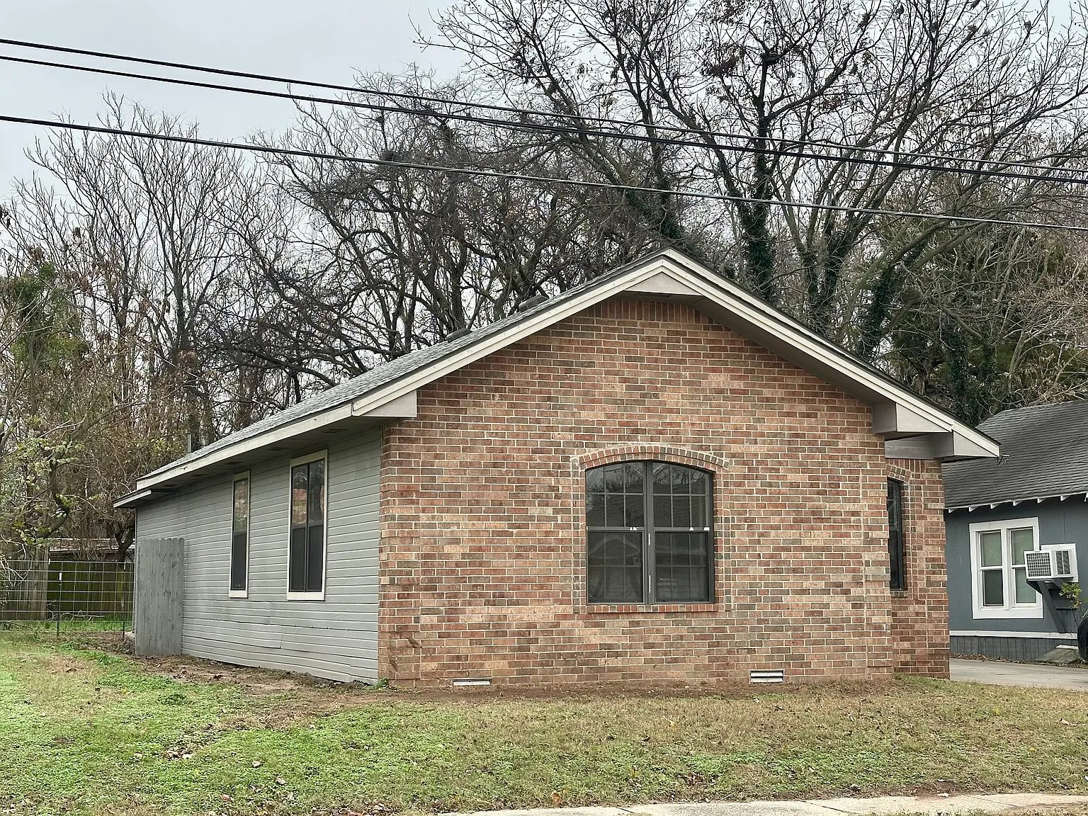 3 bed, 836 sqft, $1,000 — Photo 3