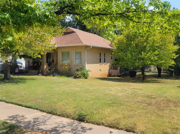 109 E Vinita Ave, Sulphur, OK 73086