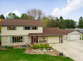6425 Sunset Dr, Two Rivers, WI 54241