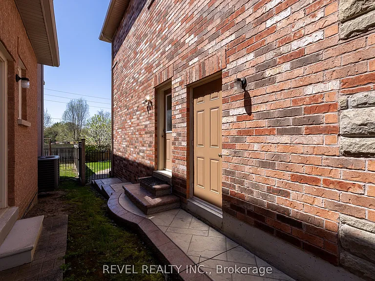 16 Terrance Dr #BASEMENT — Photo 3