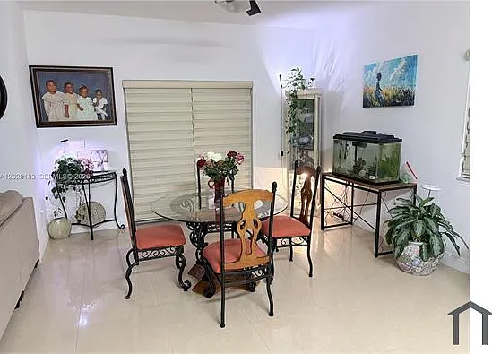 3 bed, 1502 sqft, $3,300 — Photo 4