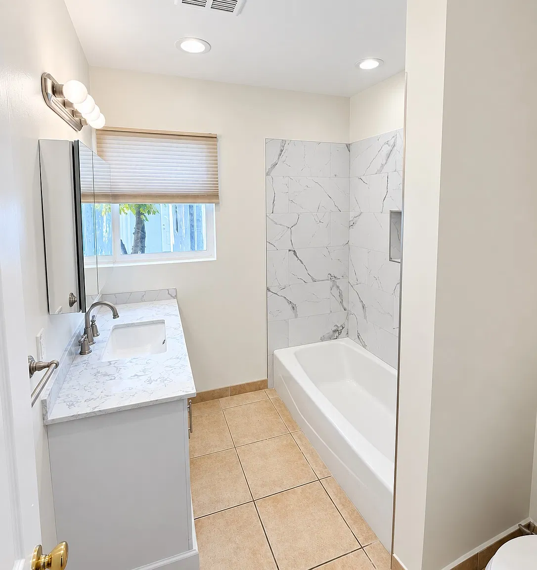 2 bed, 800 sqft, $3,750 — Photo 4