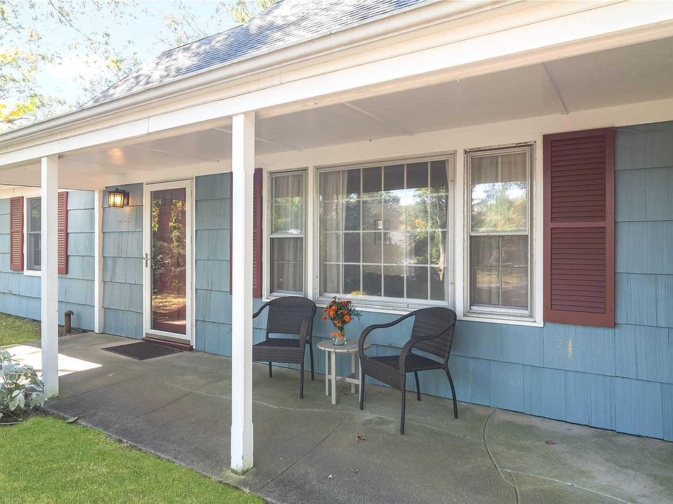 1st image of 12 Sedgewick Ln