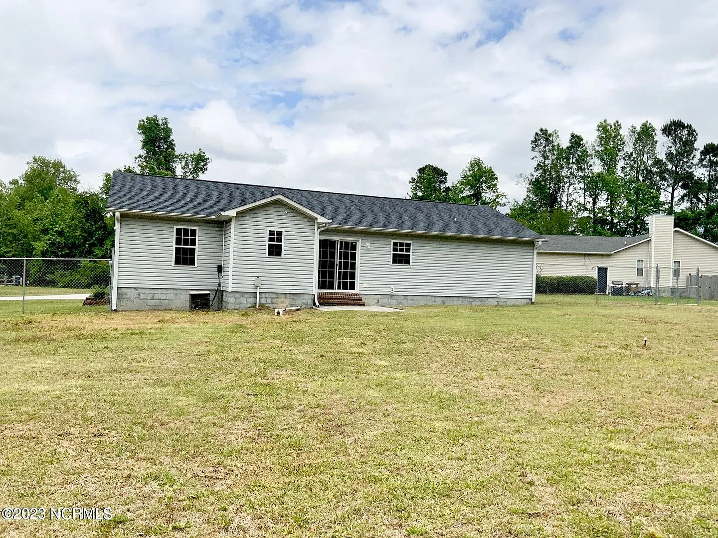 3 Bedroom 2 Bath Home Located Between MCAS New River and MCB Camp LeJeune — Photo 4