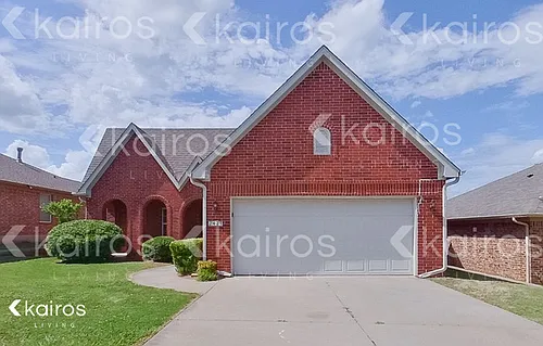 2421 Arbor Dr Photo 1