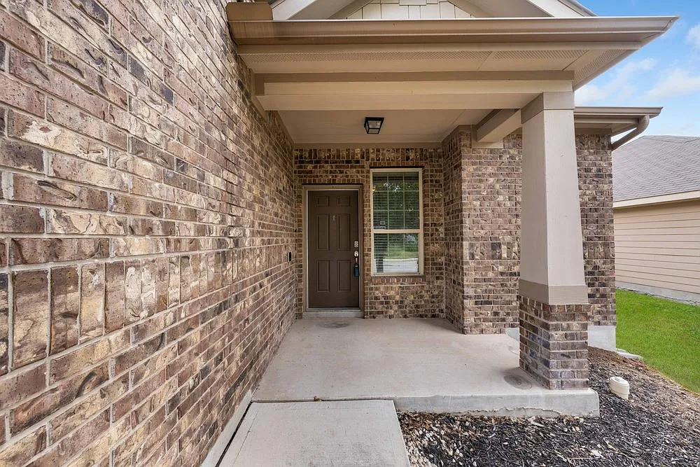 Spacious 4-Bed Home with Private Patio and Trails Nearby 6524 Candlecrest Ct, San Antonio — Photo 3
