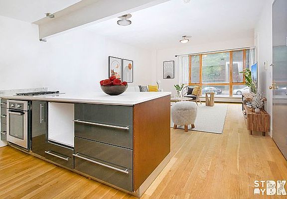 3rd image of 587 Flushing Ave #1E