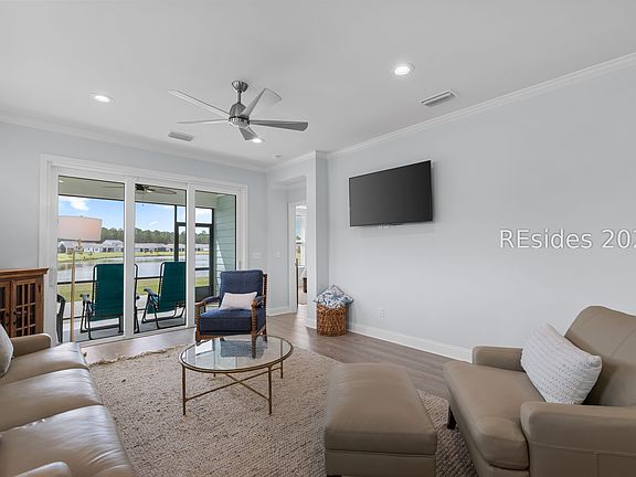 5th image of 209 Aurora Way