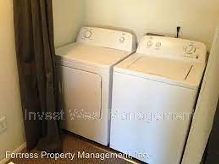 9031 N Saint Louis Ave — Photo 6