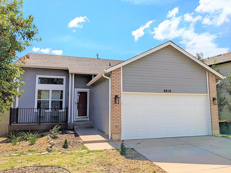 6810 Bear Tooth Dr #C — Photo 18