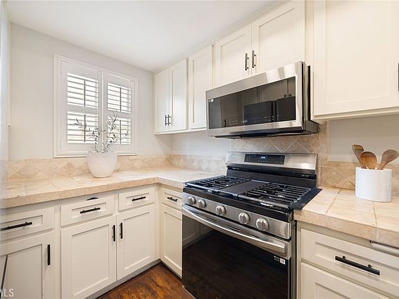 4th image of 645 Chestnut Ave